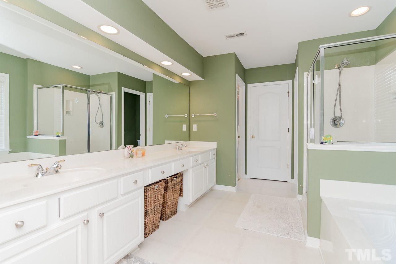 7701 Silver View Lane Raleigh, NC 27613 - Photo 19 of 25