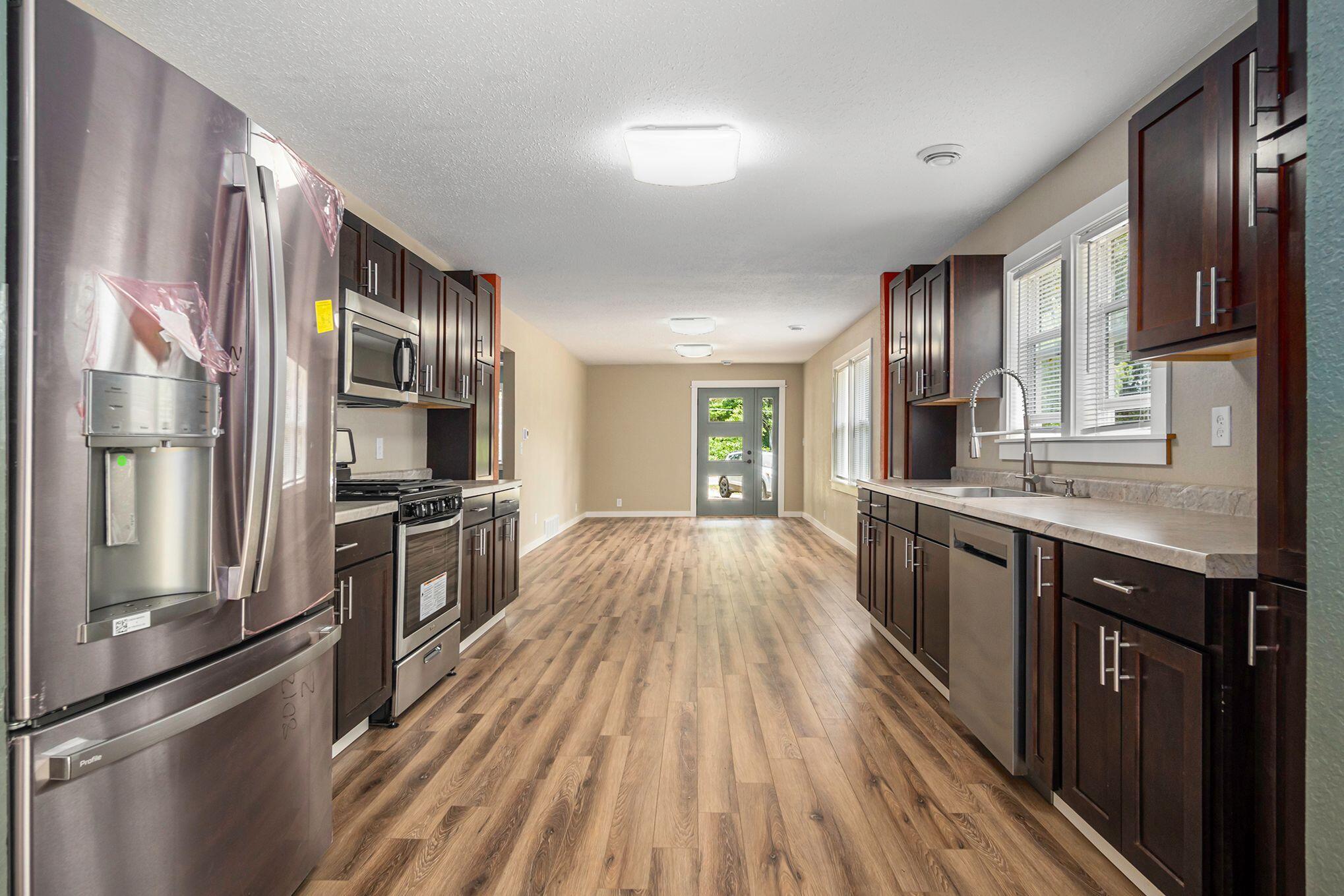 251 South Hilton Park Road Muskegon, MI 49442 - Photo 7 of 25 BDMP7uGI