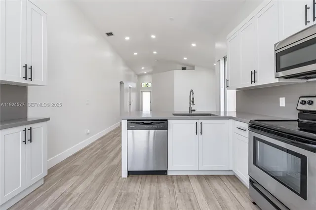 $3,650 | 15130 Southwest 49th Court, Unit 15130, Davie, FL 33331