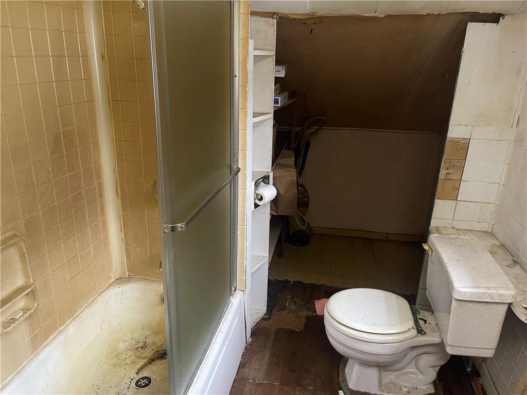 105 Mohawk Street Bruin, PA 16022 - Photo 14 of 16 a bathroom with a sink and toilet