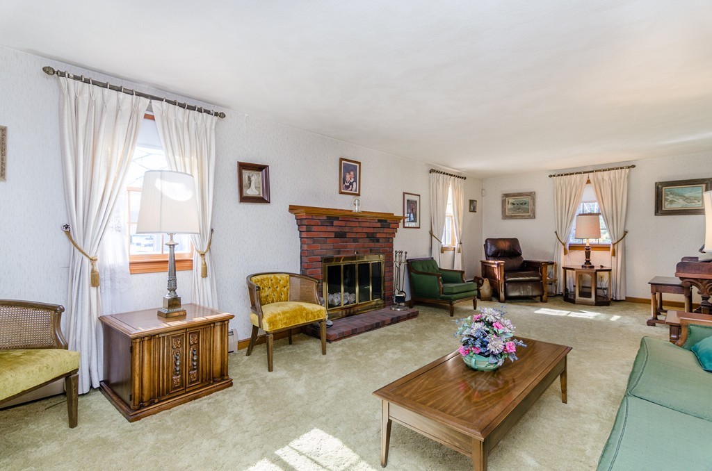 256 Alida Road Braintree, MA 02184 - Photo 3 of 25 Gallery Image 3