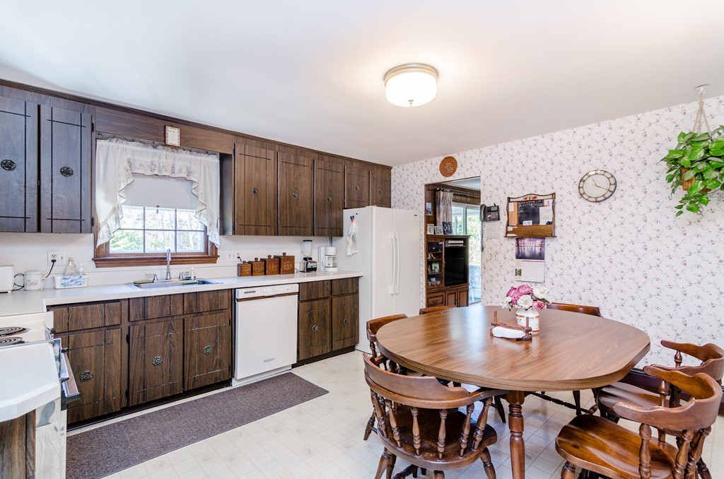 256 Alida Road Braintree, MA 02184 - Photo 7 of 25 Gallery Image 7