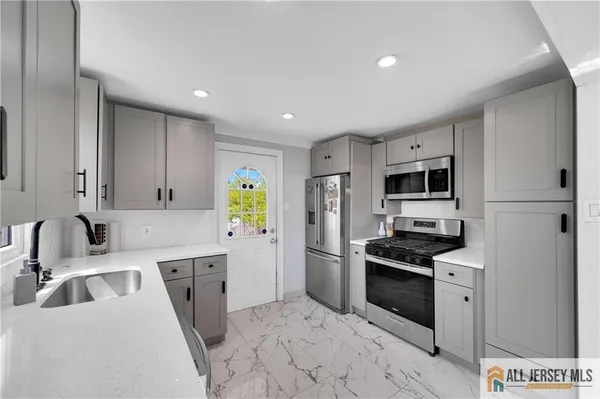 $3,200 | 14 Albourne Street, South River, NJ 08882