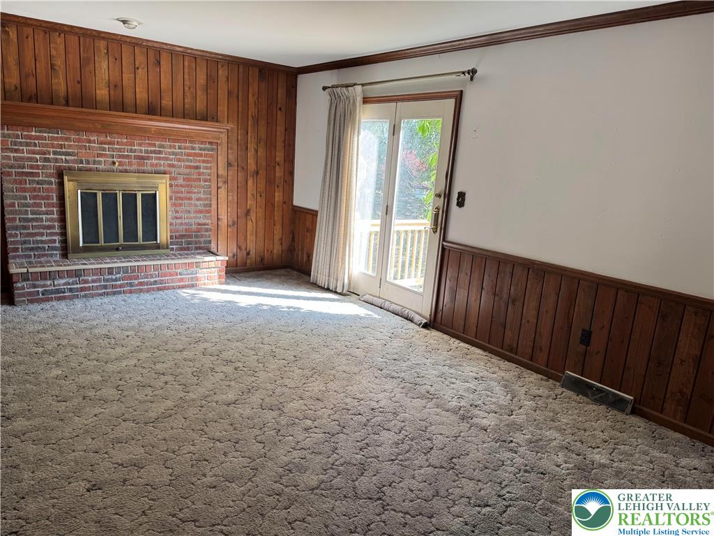 1929 Earls Court Allentown, PA 18103 - Photo 2 of 20