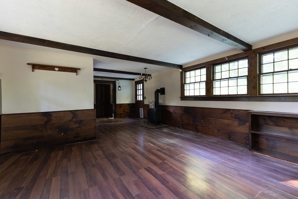 203 Wallace Hill Road Townsend, MA 01469 - Photo 9 of 17