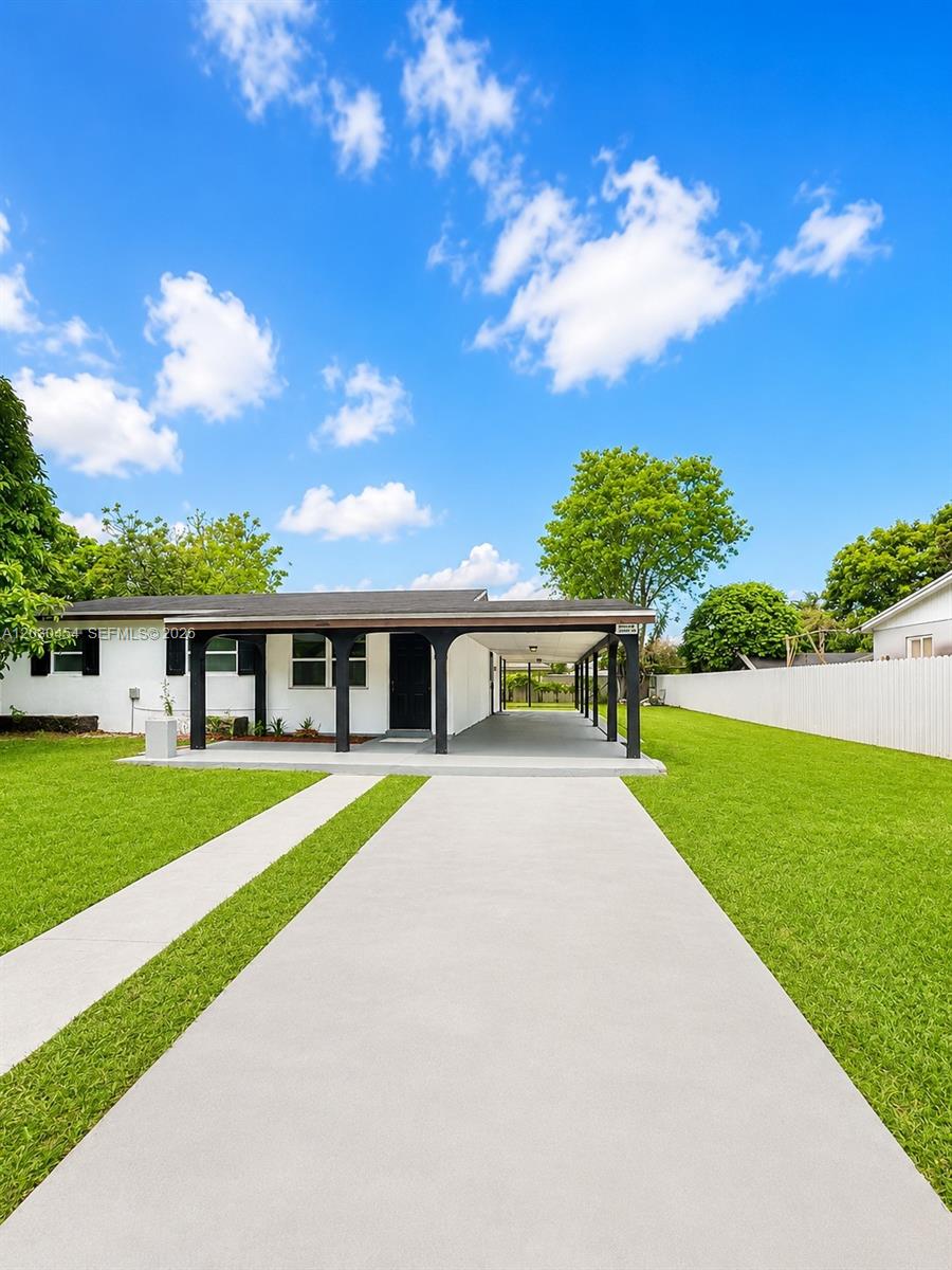 20600 Southwest 118th Place Miami, FL 33177 - Photo 1 of 10 Front of Home