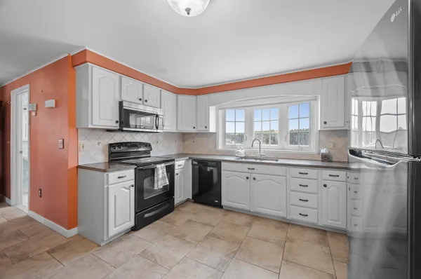 $739,000 | 107 County Farm Cross Road, Dover, NH 03820