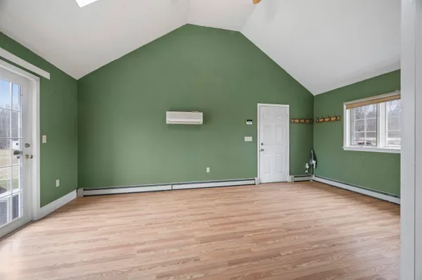 $739,000 | 107 County Farm Cross Road, Dover, NH 03820