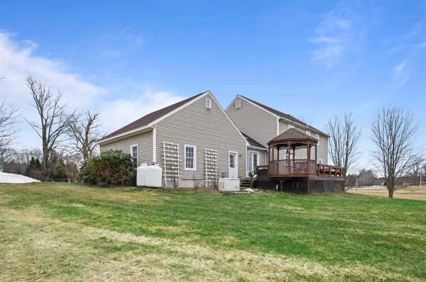 $739,000 | 107 County Farm Cross Road, Dover, NH 03820