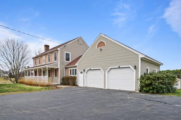 $739,000 | 107 County Farm Cross Road, Dover, NH 03820