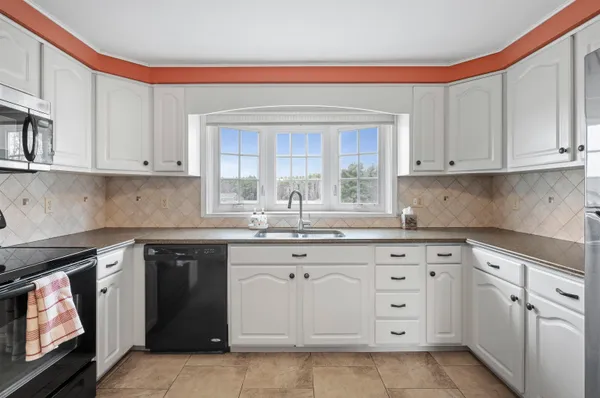 $739,000 | 107 County Farm Cross Road, Dover, NH 03820