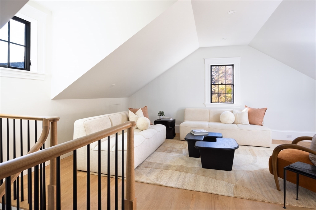 172 Brattle Street Cambridge, MA 02138 - Photo 33 of 42 a living room with furniture
