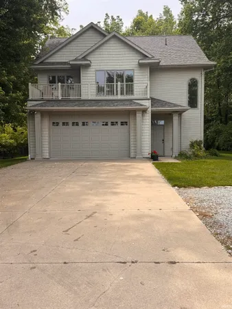 $1,300 | 5971 East George Street, Syracuse, IN 46567