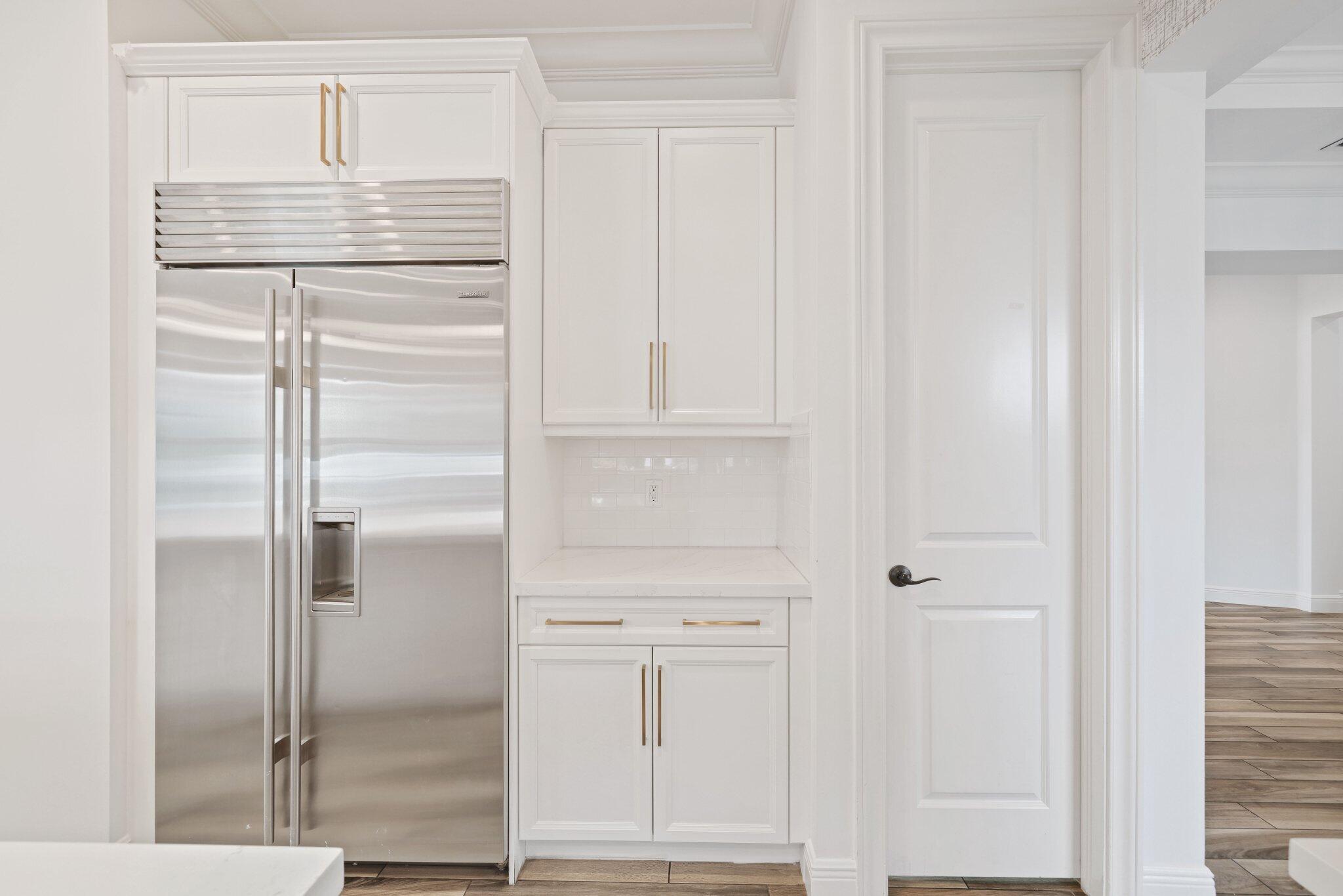 2585 Northwest 69th Street Boca Raton, FL 33496 - Photo 22 of 84 kitchen