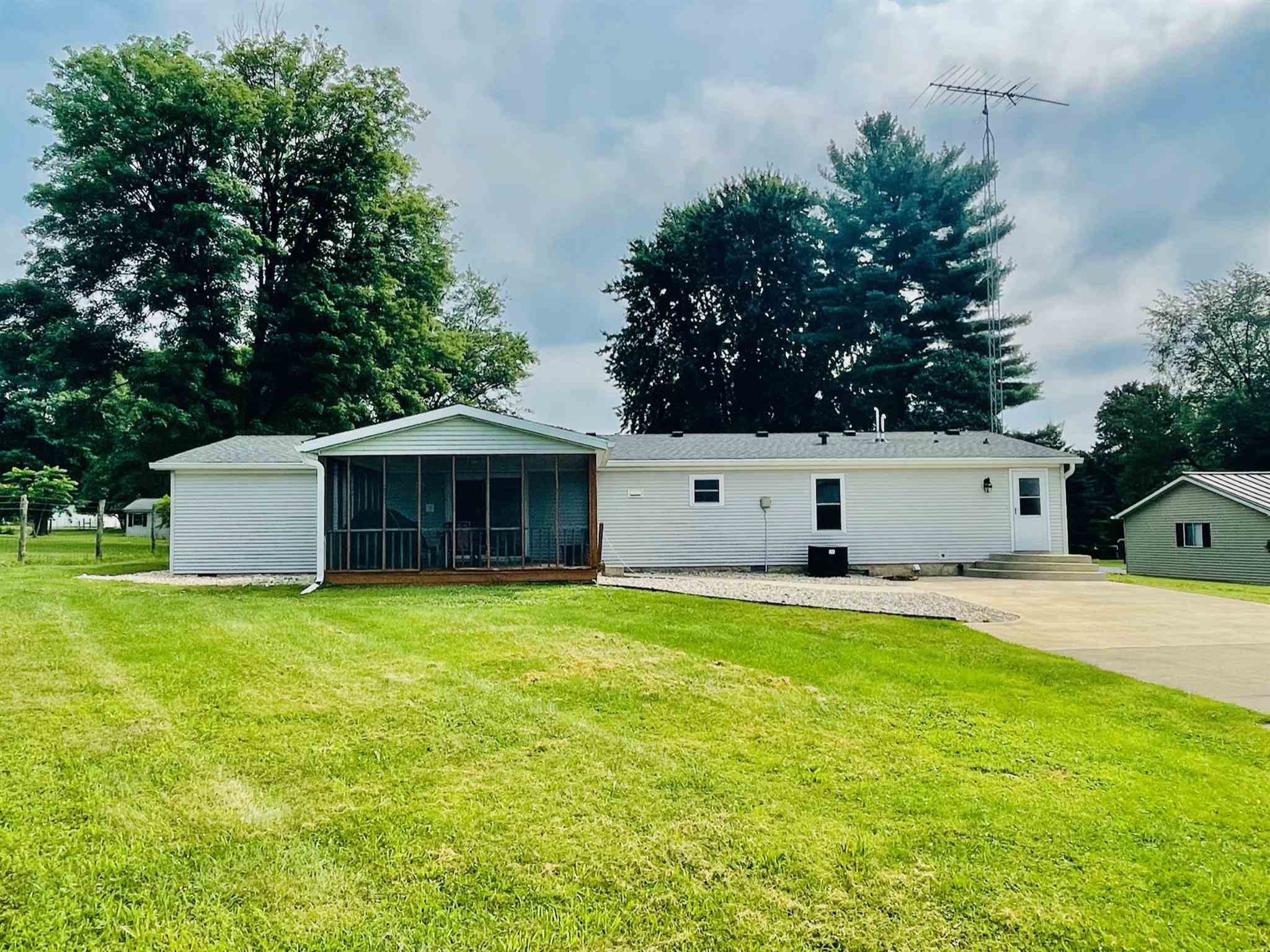 307 Popcorn Road Springville, IN 47462 - Photo 4 of 36