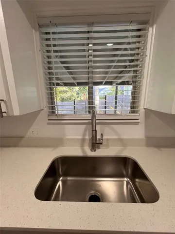 $1,675 | 2308 Alta Vista Avenue, Unit A, Austin, TX 78704