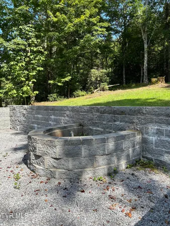 $449,900 | 21240 Locust Branch Road, Damascus, VA 24236