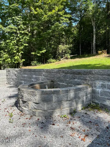 $449,900 | 21240 Locust Branch Road, Damascus, VA 24236