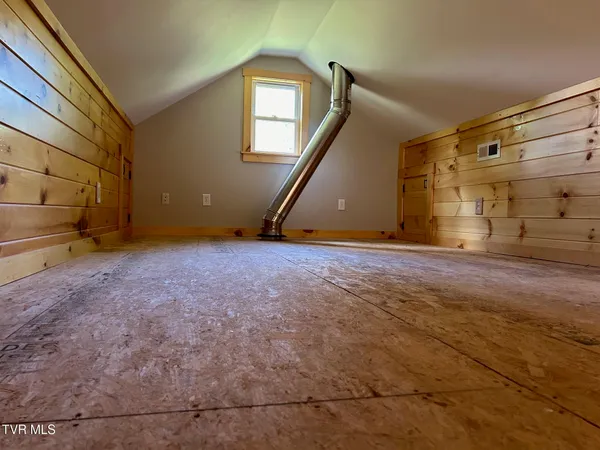 $449,900 | 21240 Locust Branch Road, Damascus, VA 24236