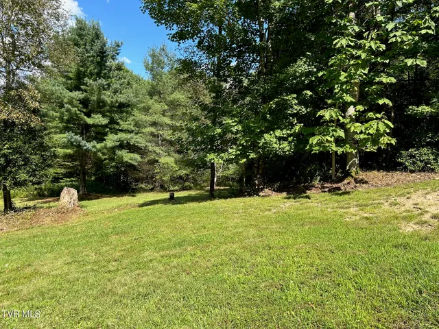 $449,900 | 21240 Locust Branch Road, Damascus, VA 24236