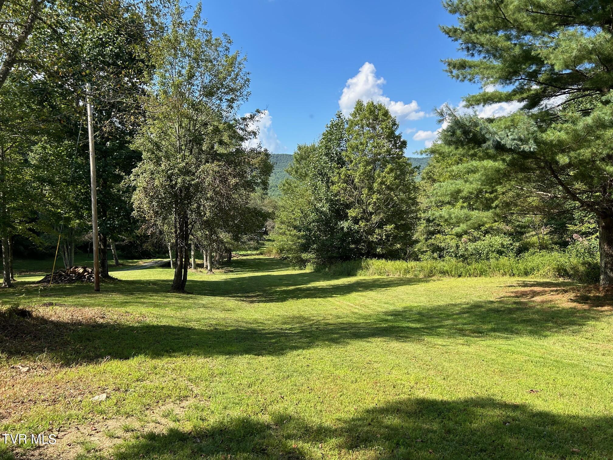 21240 Locust Branch Road Damascus, VA 24236 - Photo 28 of 58 36EDD568-34E4-4B08-82DD-B7D947757CA5