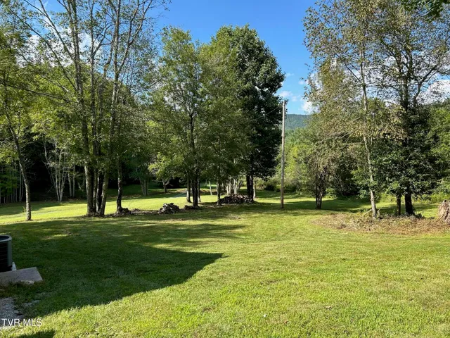 $449,900 | 21240 Locust Branch Road, Damascus, VA 24236