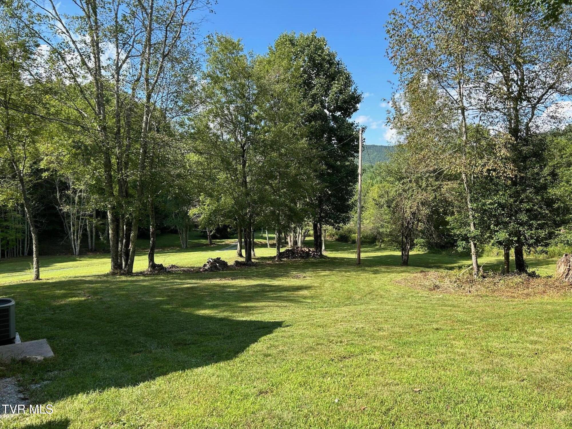 21240 Locust Branch Road Damascus, VA 24236 - Photo 31 of 58 75B0D958-9D6E-4A80-BD62-C549BAC7B045