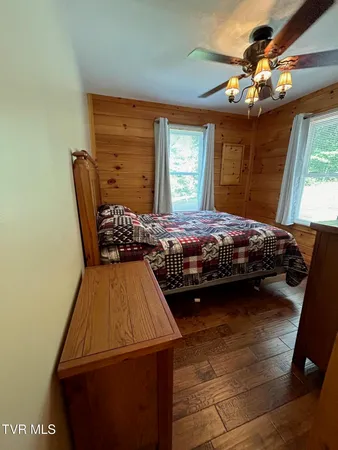 $449,900 | 21240 Locust Branch Road, Damascus, VA 24236