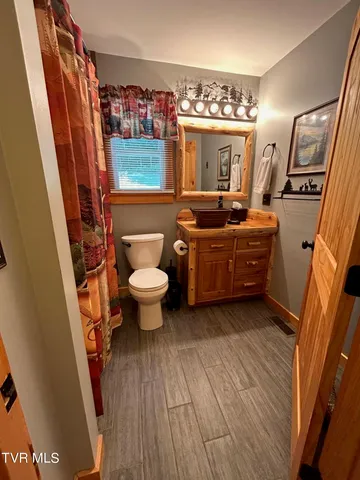 $449,900 | 21240 Locust Branch Road, Damascus, VA 24236