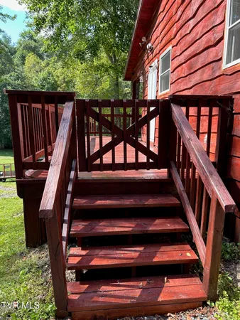 $449,900 | 21240 Locust Branch Road, Damascus, VA 24236