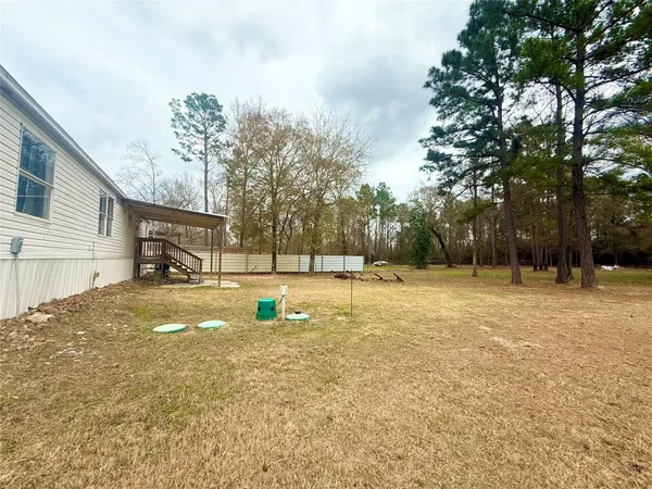 a swimming pool with a outdoor space
