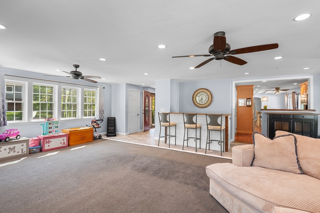 21 Molloy Road Georgetown, MA 01833 - Photo 16 of 42 Gallery Image 16