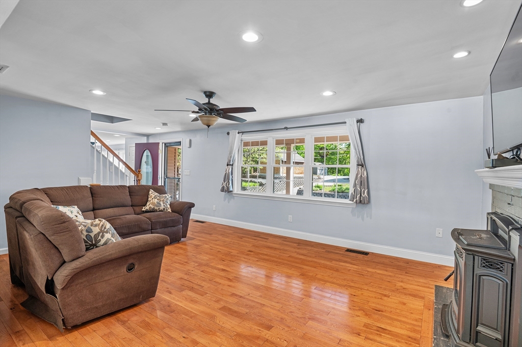 21 Molloy Road Georgetown, MA 01833 - Photo 5 of 42 Gallery Image 5