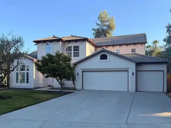 $658,000 | 5408 West Perez Avenue, Visalia, CA 93291
