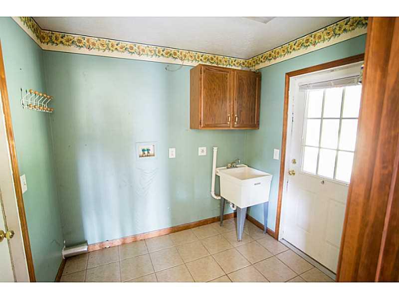 8335 Springfield Jamestown Road Springfield, OH 45502 - Photo 11 of 25