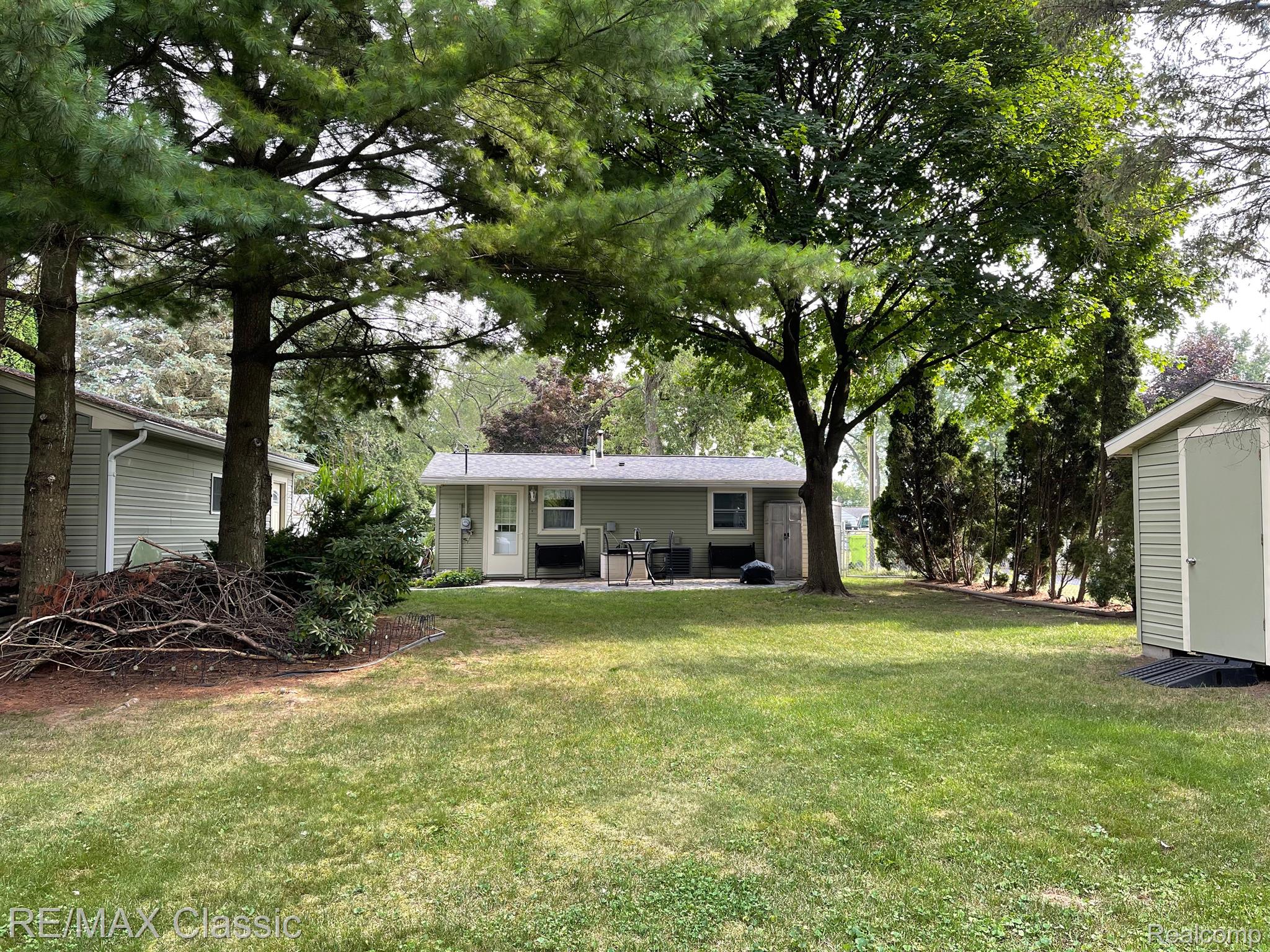 1833 Scheifle Road Walled Lake, MI 48390 - Photo 2 of 31 Gallery Image 2
