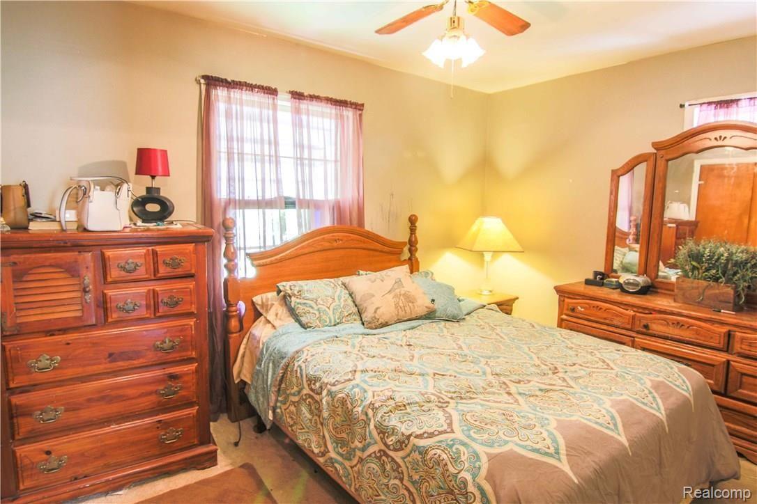 205 Shadowlawn Street Inkster, MI 48141 - Photo 7 of 18 untitled (8 of 35).jpg