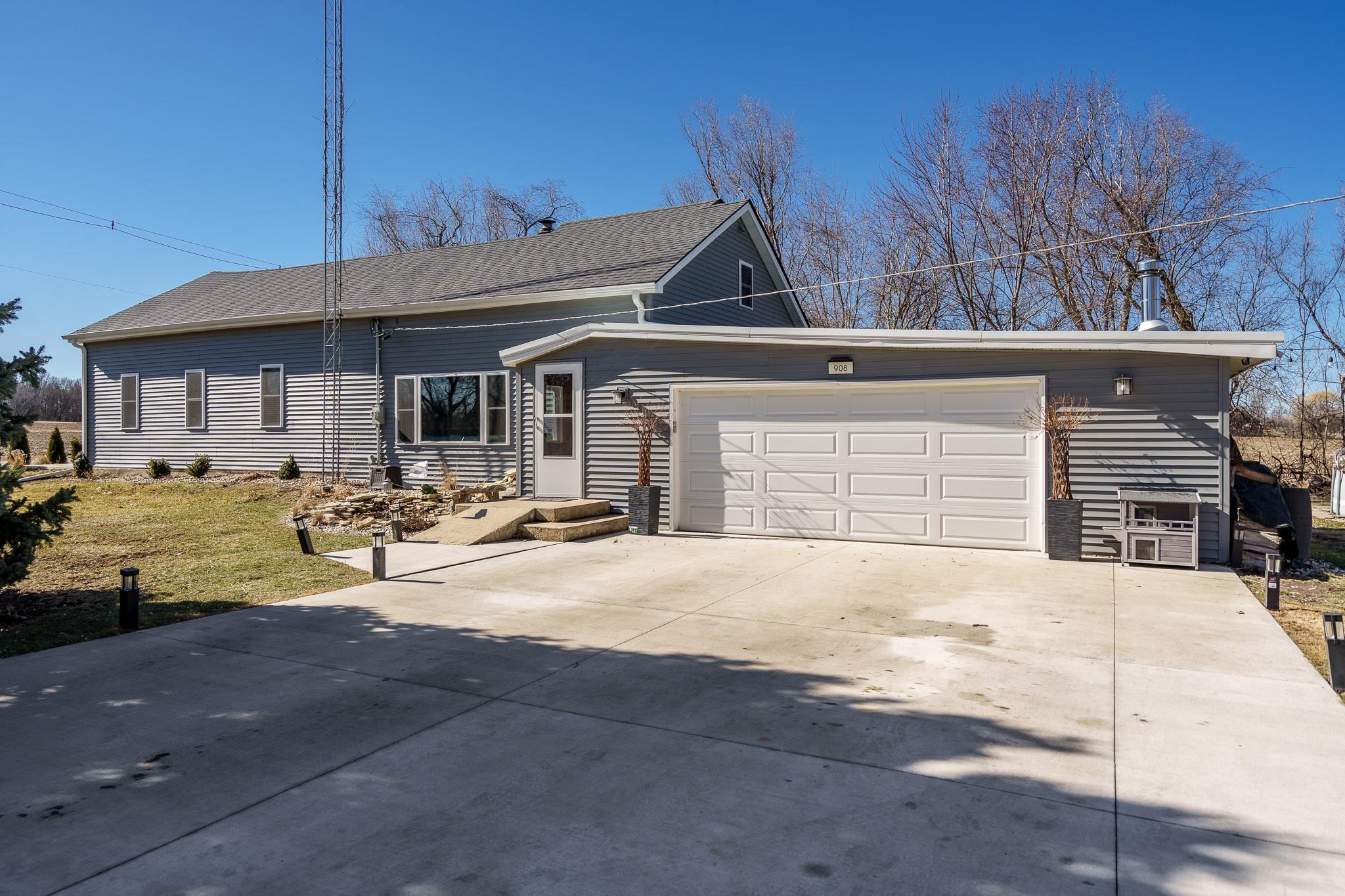 908 Hunter Road Caledonia, IL 61011 - Photo 3 of 59 Gallery Image 3
