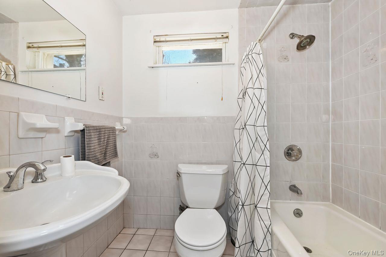 568 Manville Road, Unit UPPER R Pleasantville, NY 10570 - Photo 29 of 32 Lower level full bath.