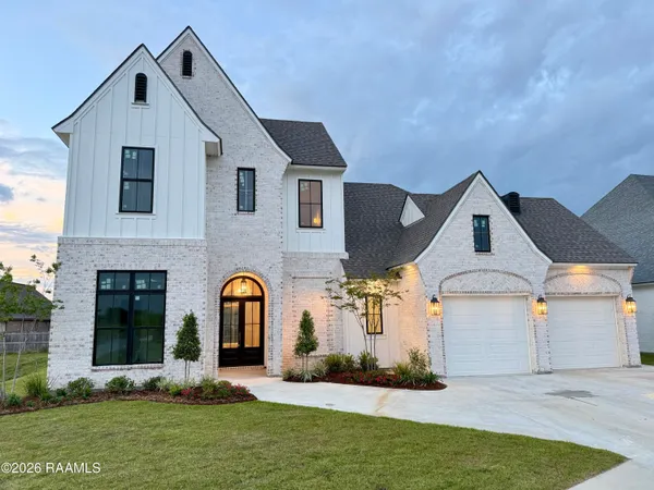 $999,400 | 214 Sabal Grv Lane, Youngsville, LA 70592