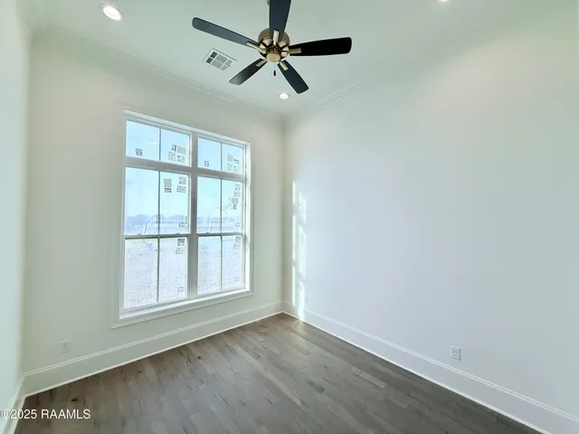 $999,700 | 214 Sabal Grv Lane, Youngsville, LA 70592