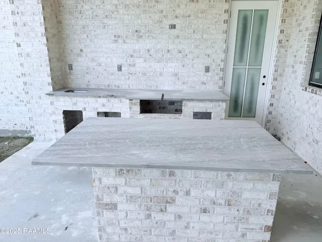 $999,700 | 214 Sabal Grv Lane, Youngsville, LA 70592