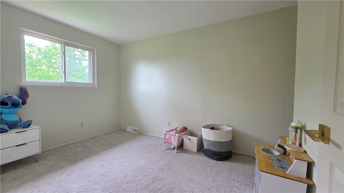 408 Fox Run Gates, NY 14606 - Photo 14 of 18