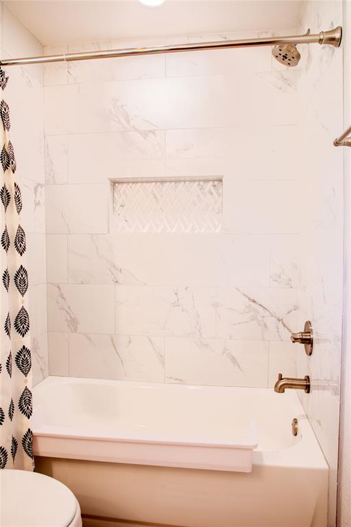 1324 Tidwell Road Weatherford, TX 76087 - Photo 24 of 39 Bathroom 3