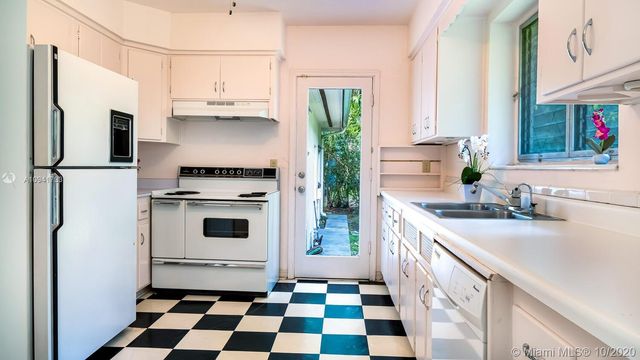 $1,100,000 | 3247 Riviera Drive, Coral Gables, FL 33134