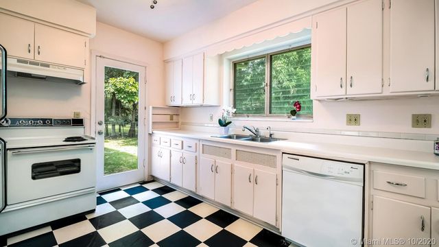 $1,100,000 | 3247 Riviera Drive, Coral Gables, FL 33134