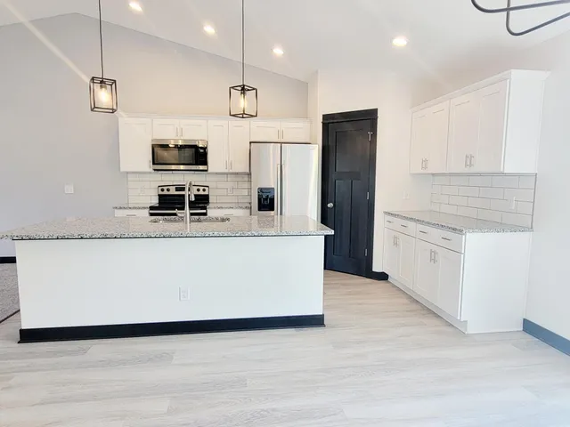 $349,900 | 705 Council Court, Ellendale, MN 56026