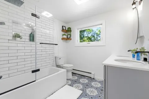$899,999 | 75 Perry Avenue, Lynnfield, MA 01940