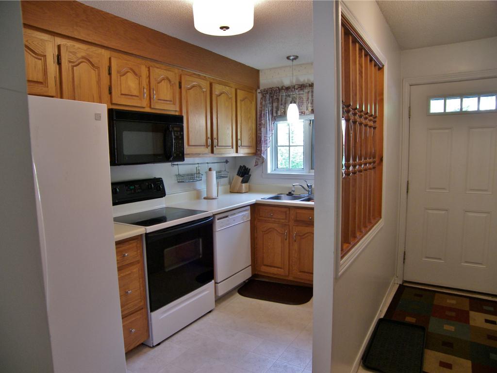 15 Shelburne Road, Unit 15 Merrimack, NH 03054 - Photo 3 of 14