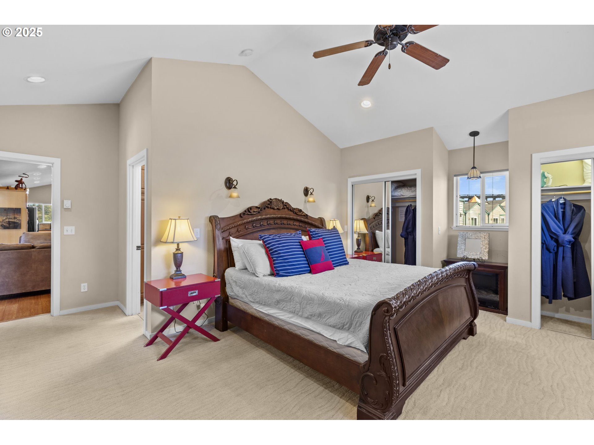 238 Southwest 27th Street Newport, OR 97366 - Photo 17 of 34 a bedroom with a bed and cabinets